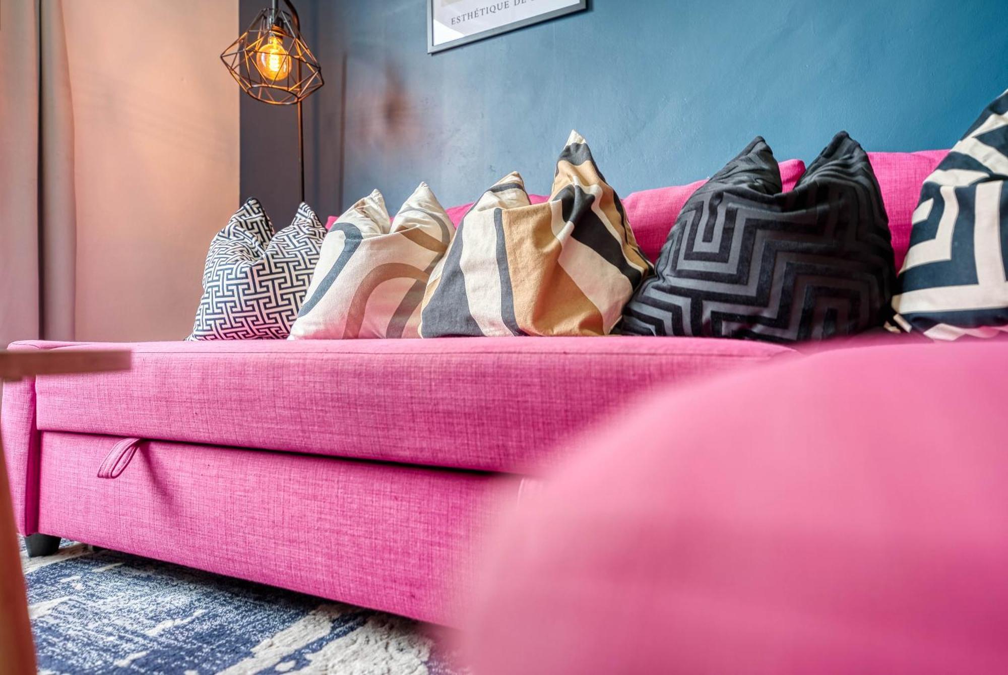 Hébergement de vacances Stunning 3 Bed Chic Townhouse, Parking & Pet Friendly! Spacious - Sleeps 8 By Blue Puffin *