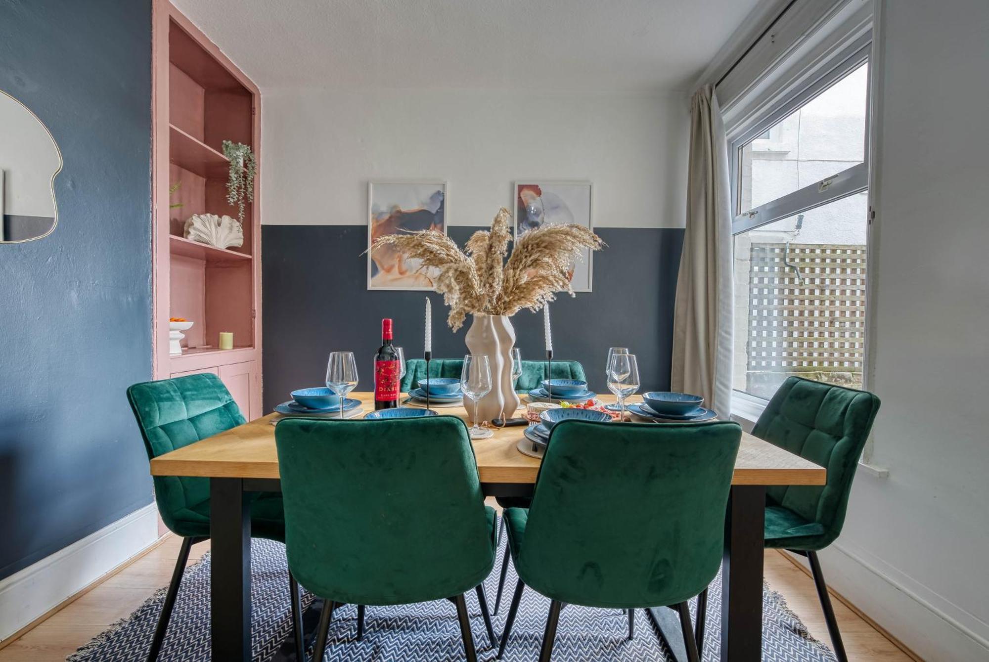 Hébergement de vacances Stunning 3 Bed Chic Townhouse, Parking & Pet Friendly! Spacious - Sleeps 8 By Blue Puffin Portsmouth
