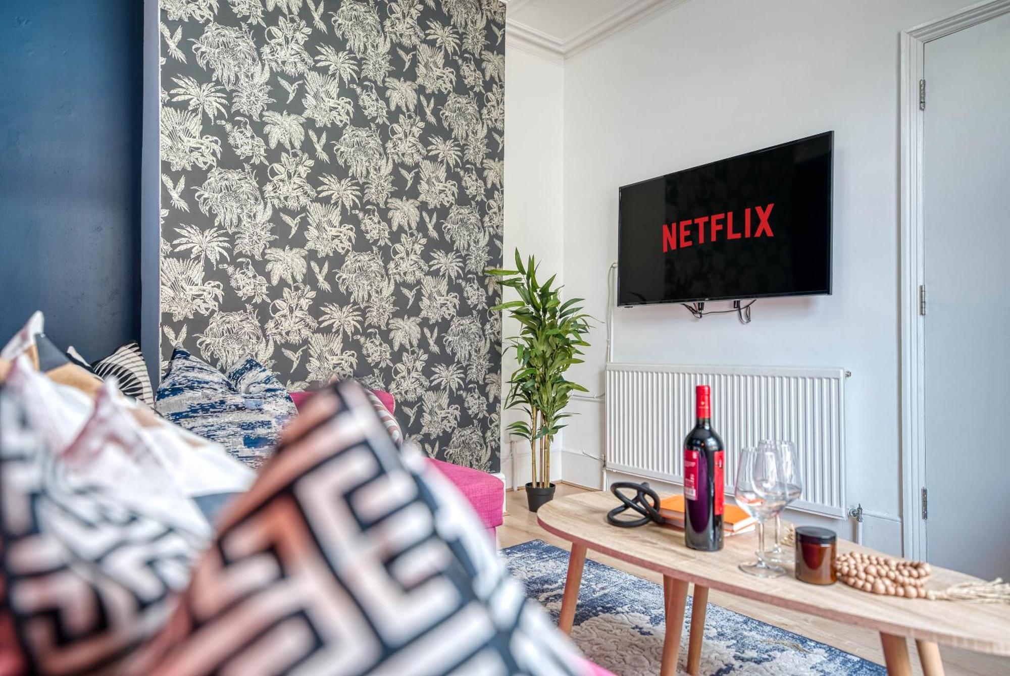 Stunning 3 Bed Chic Townhouse, Parking & Pet Friendly! Spacious - Sleeps 8 By Blue Puffin Hébergement de vacances Portsmouth