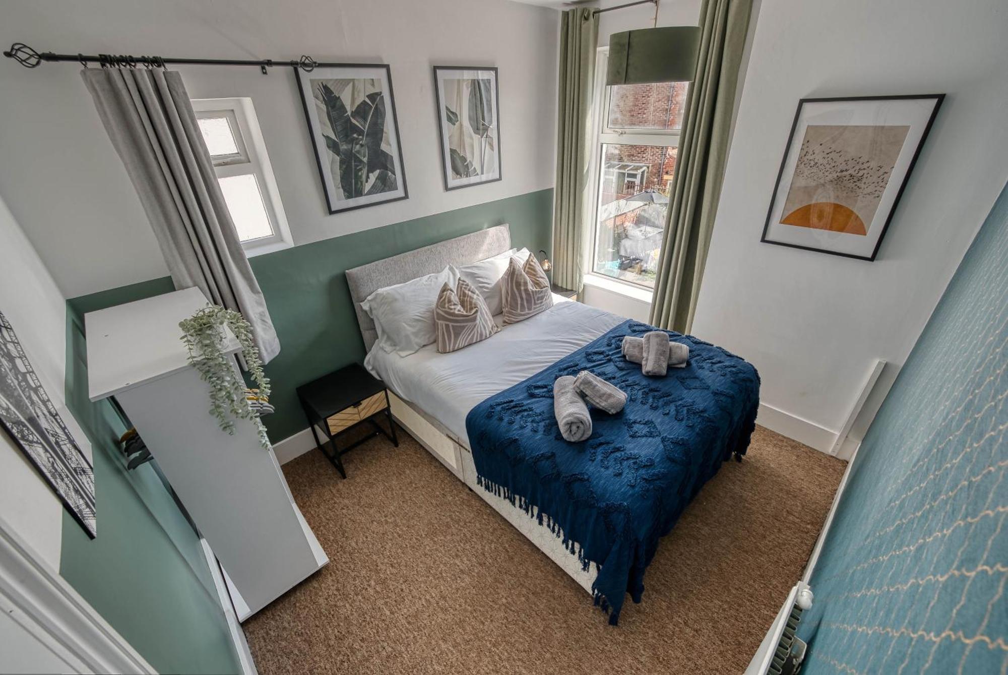 Stunning 3 Bed Chic Townhouse, Parking & Pet Friendly! Spacious - Sleeps 8 By Blue Puffin Hébergement de vacances Portsmouth
